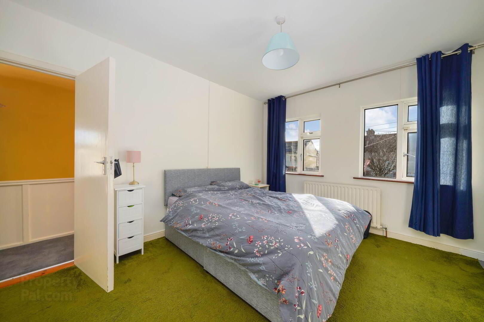 44 Pine Copse Road 22 of 28