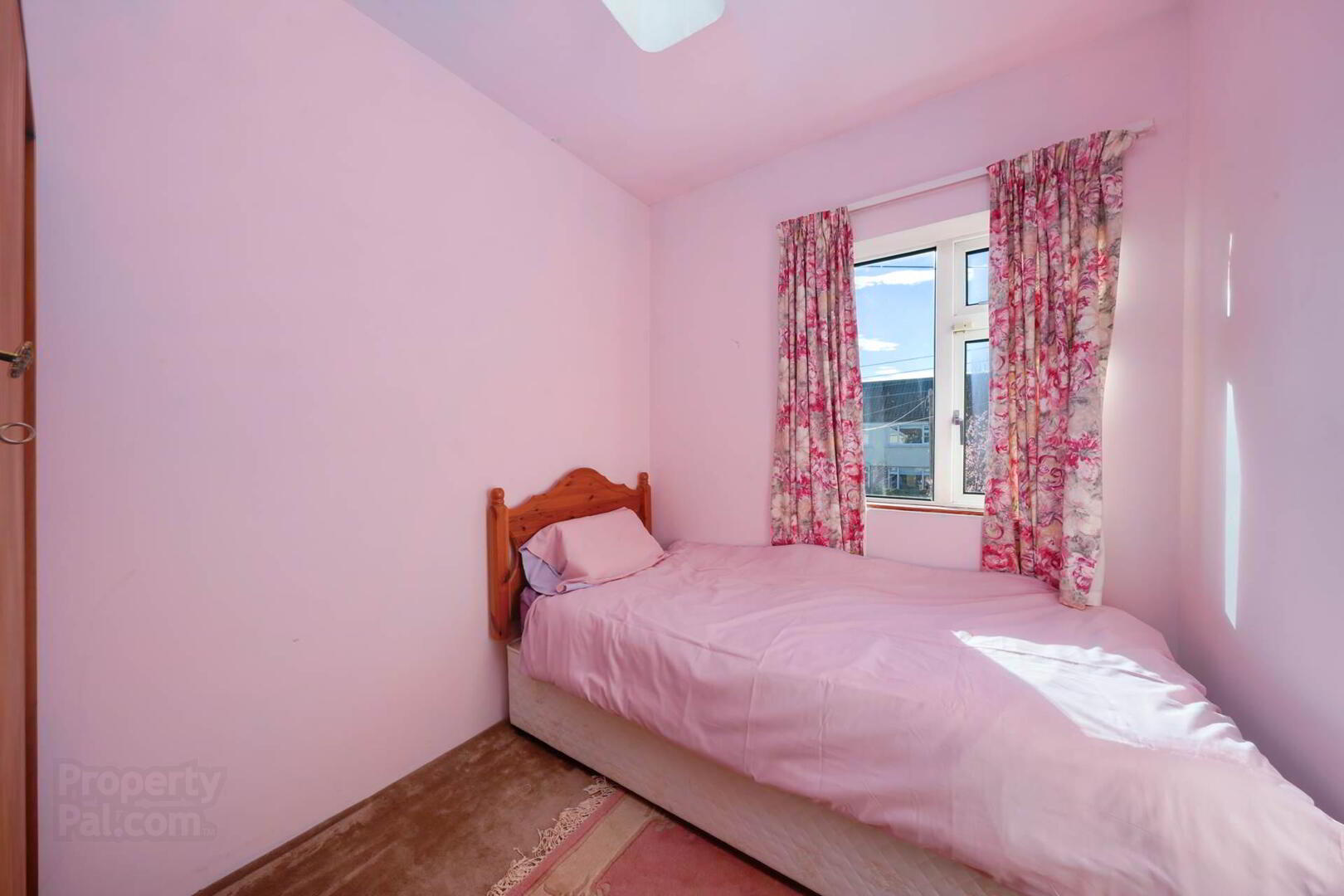 44 Pine Copse Road 27 of 28
