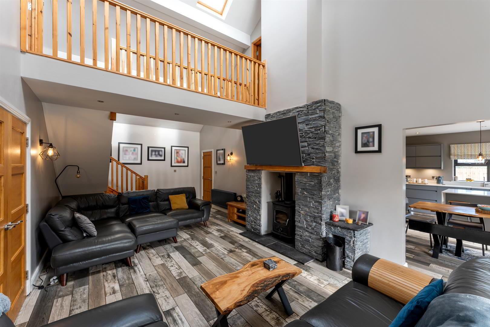 Swallow Barn, 11a Cardy Road East 5 of 34
