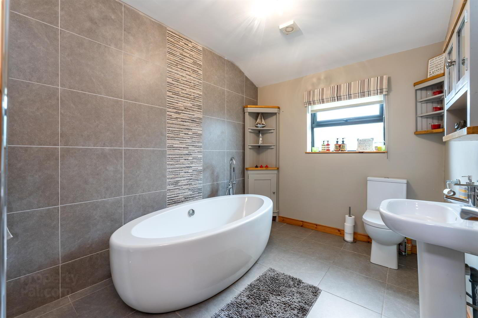 Swallow Barn, 11a Cardy Road East 14 of 34