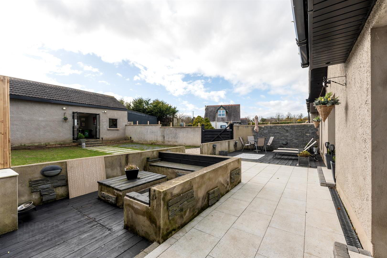 Swallow Barn, 11a Cardy Road East 26 of 34