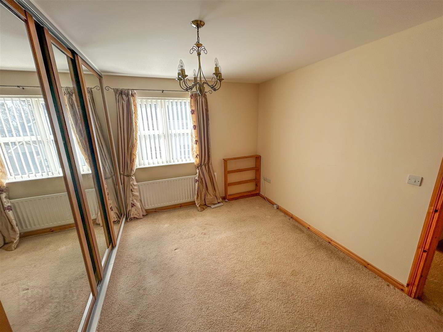 24 Castlewood Crescent 11 of 22