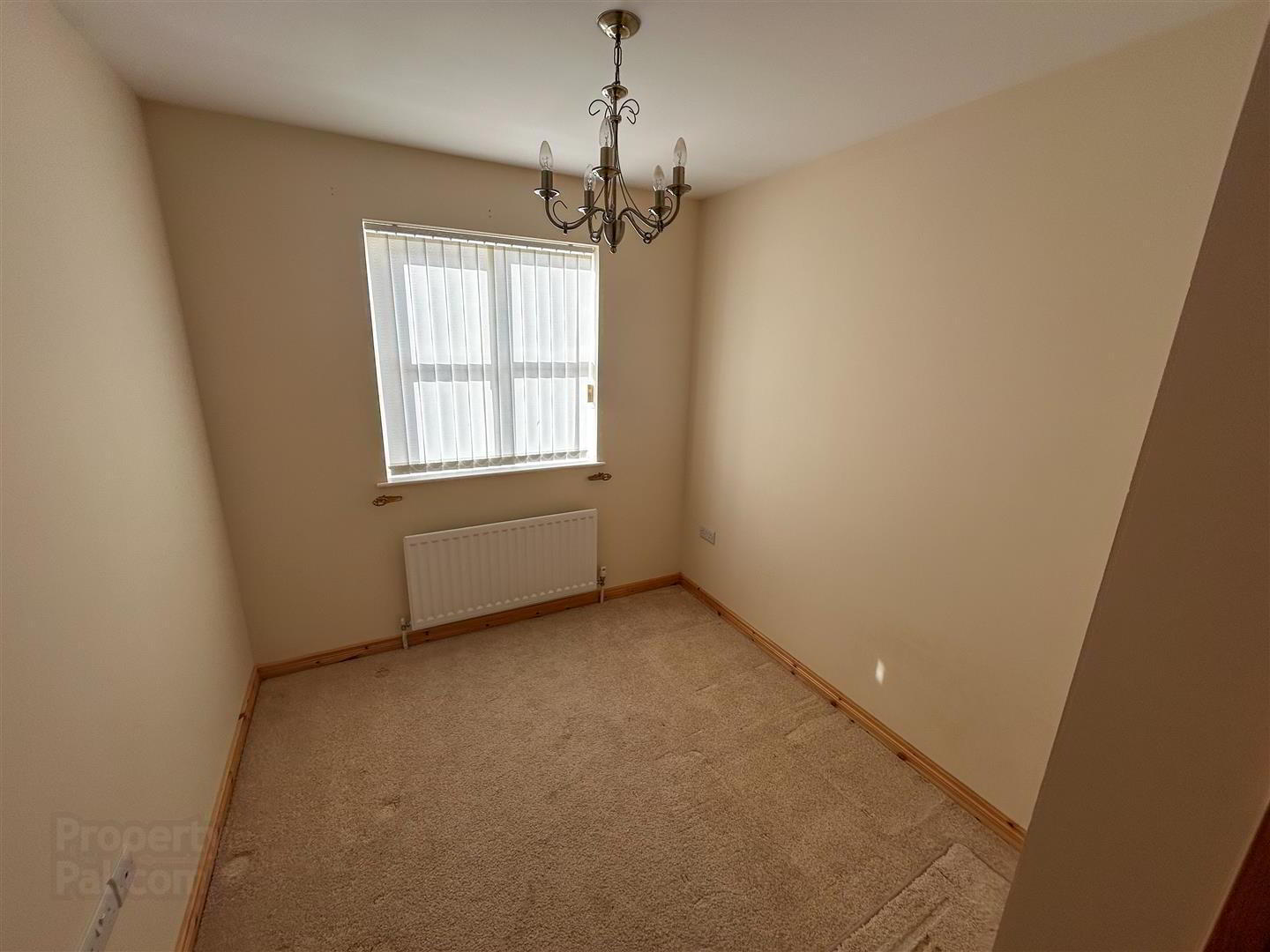 24 Castlewood Crescent 15 of 22