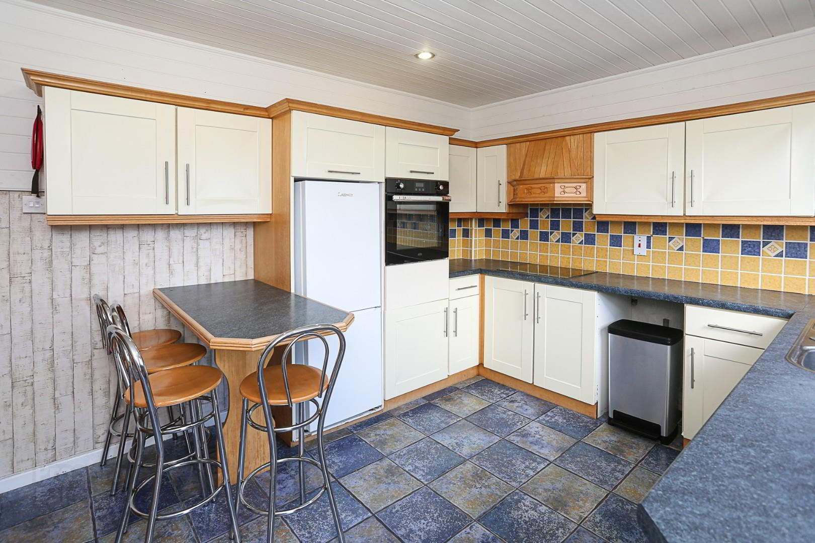 12 Sinclair Avenue 9 of 24