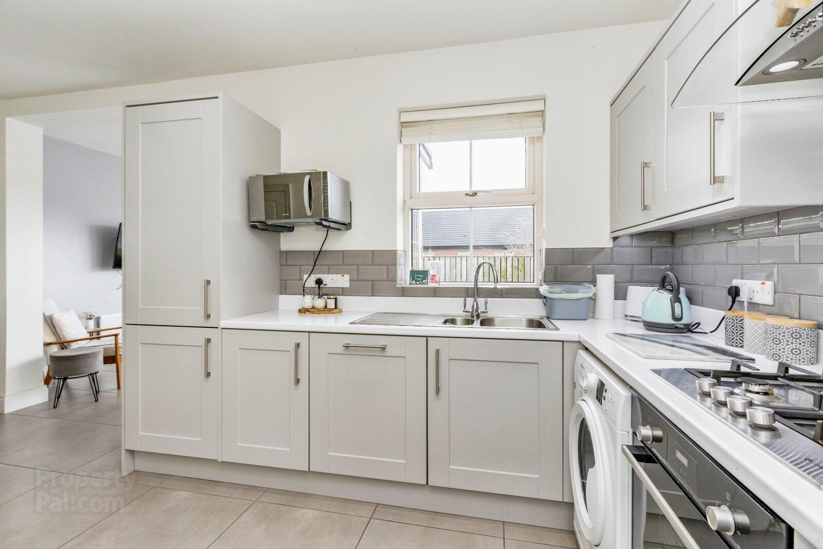9 Helens Wood Lane 6 of 20