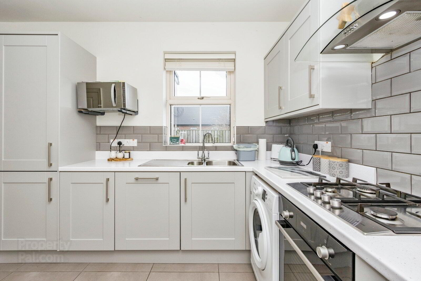 9 Helens Wood Lane 7 of 20