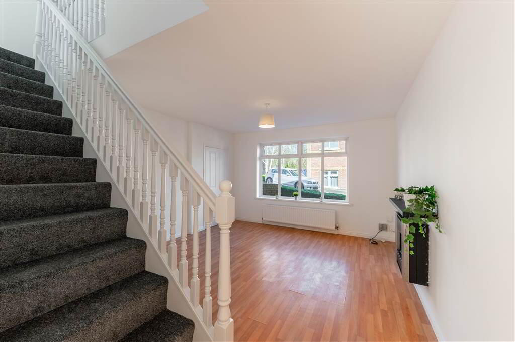 11 Glenburn Manor 6 of 20