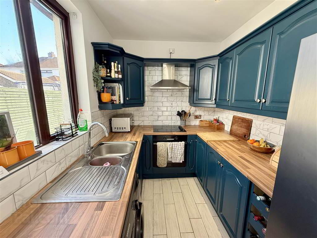 12 Sunderland Road 7 of 13