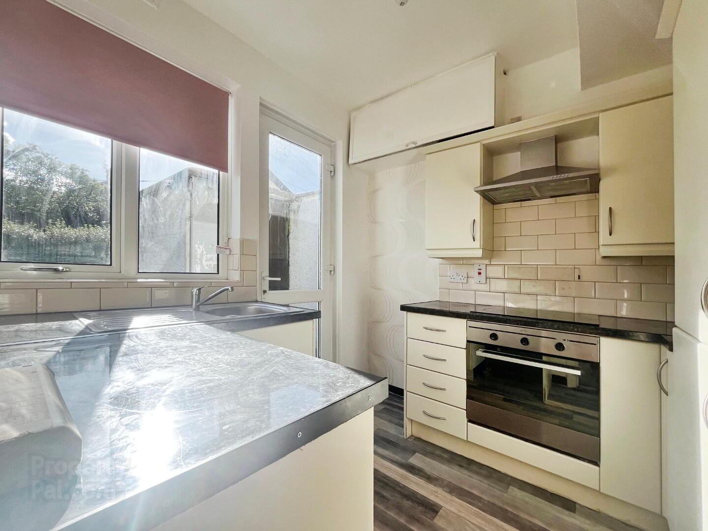 3 Belvoir Crescent 4 of 13