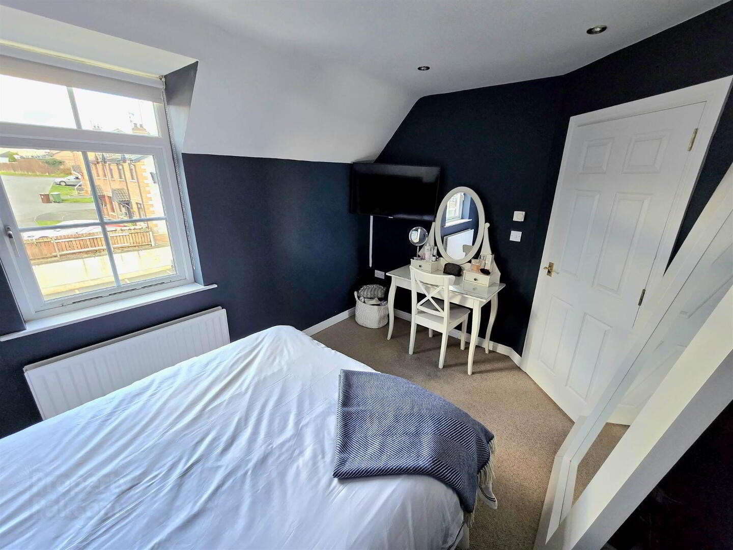 6 Barnfield Manor 10 of 14