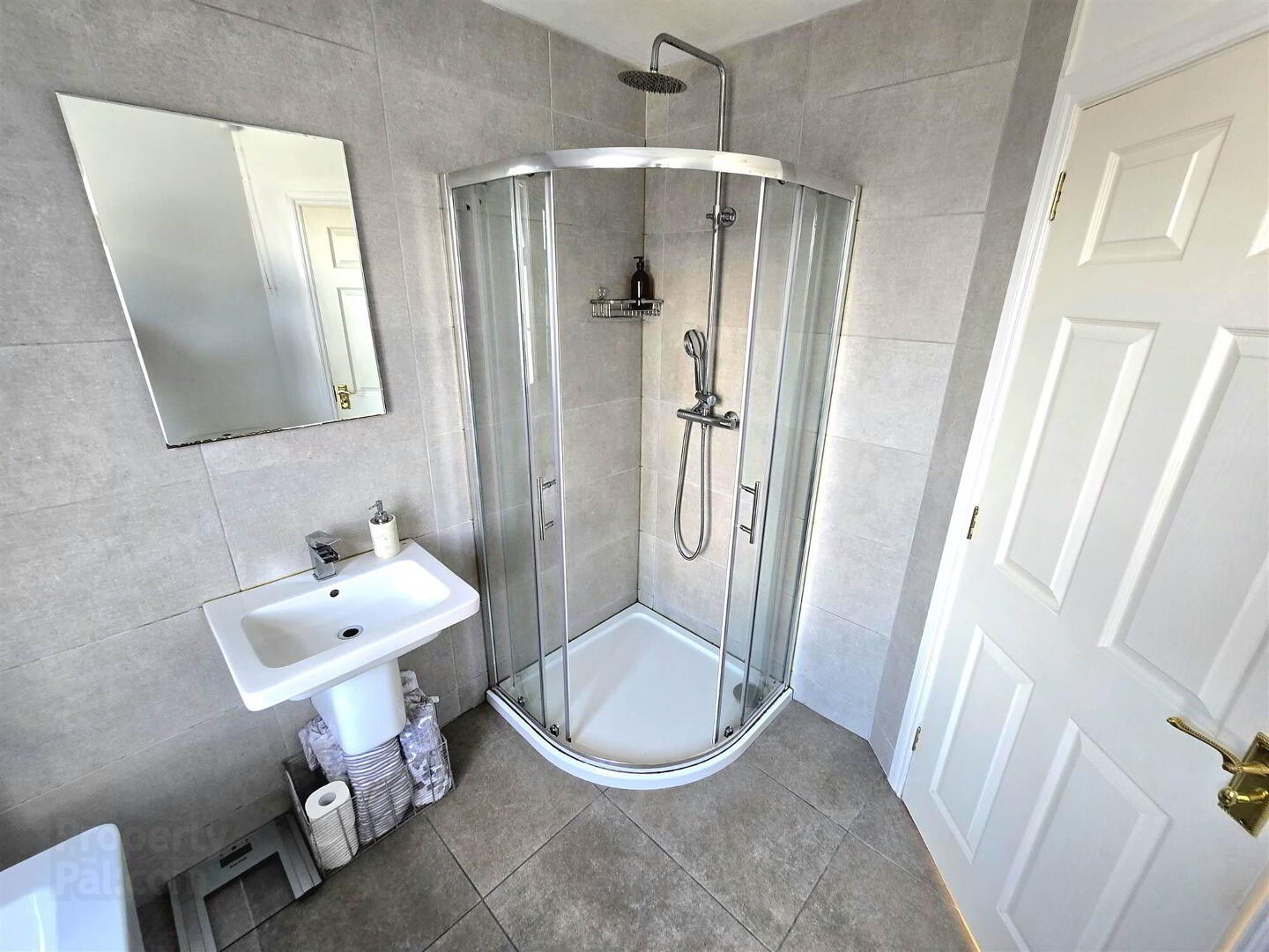 6 Barnfield Manor 13 of 14