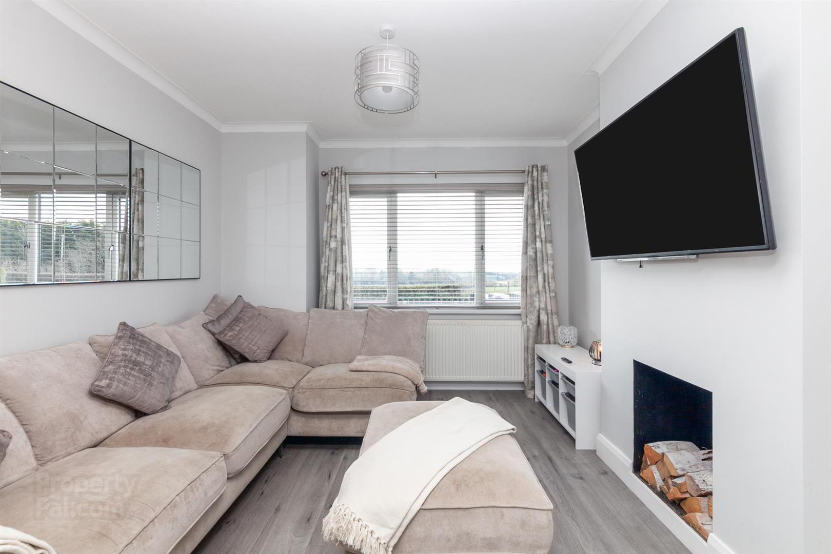 131 Ballyrobert Road 4 of 20