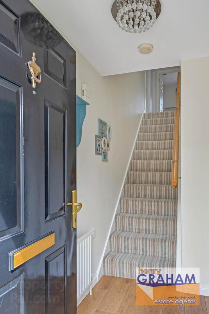 9 Berkeley Hall Court 4 of 36