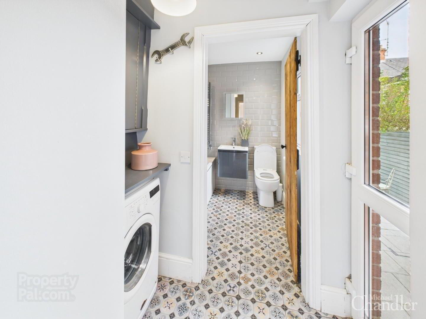 17 Whitehall Gardens 6 of 14