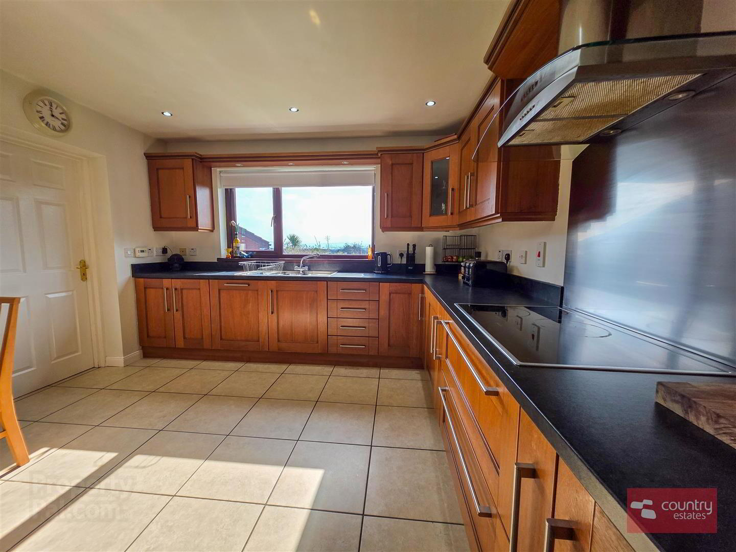 18 Blackthorn Road 14 of 28