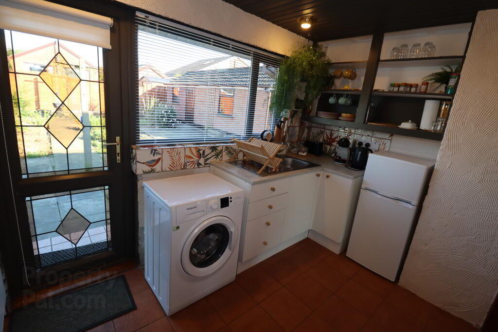 31 Carnhill Road 13 of 31