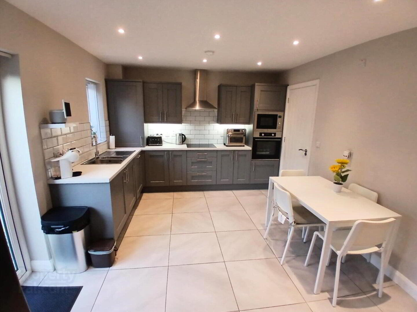 14 Ashbourne Manor Square 5 of 15