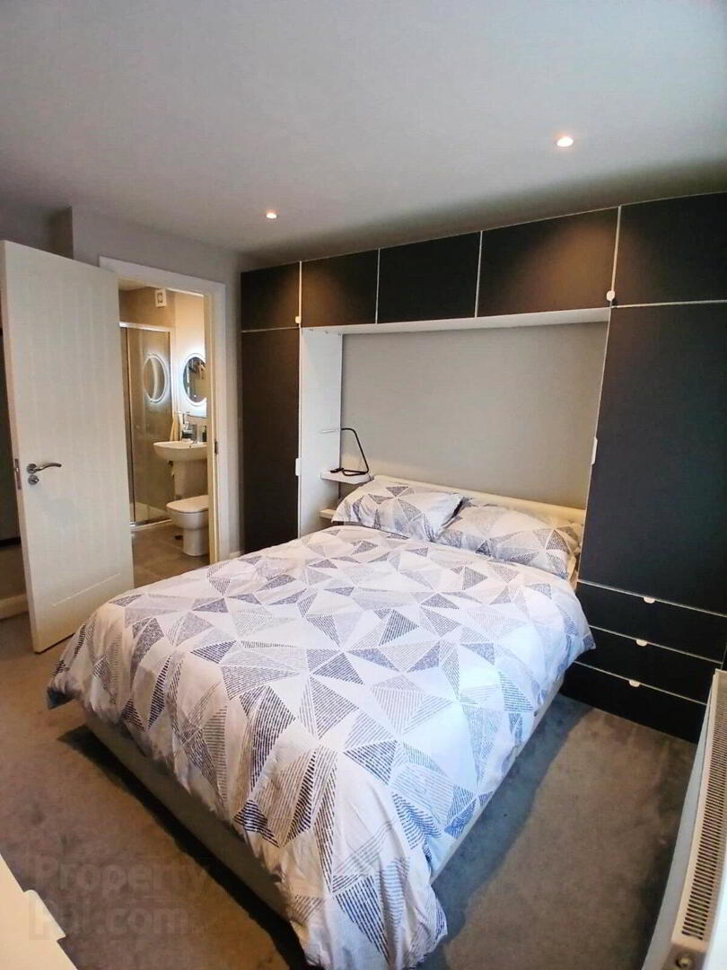 14 Ashbourne Manor Square 7 of 15
