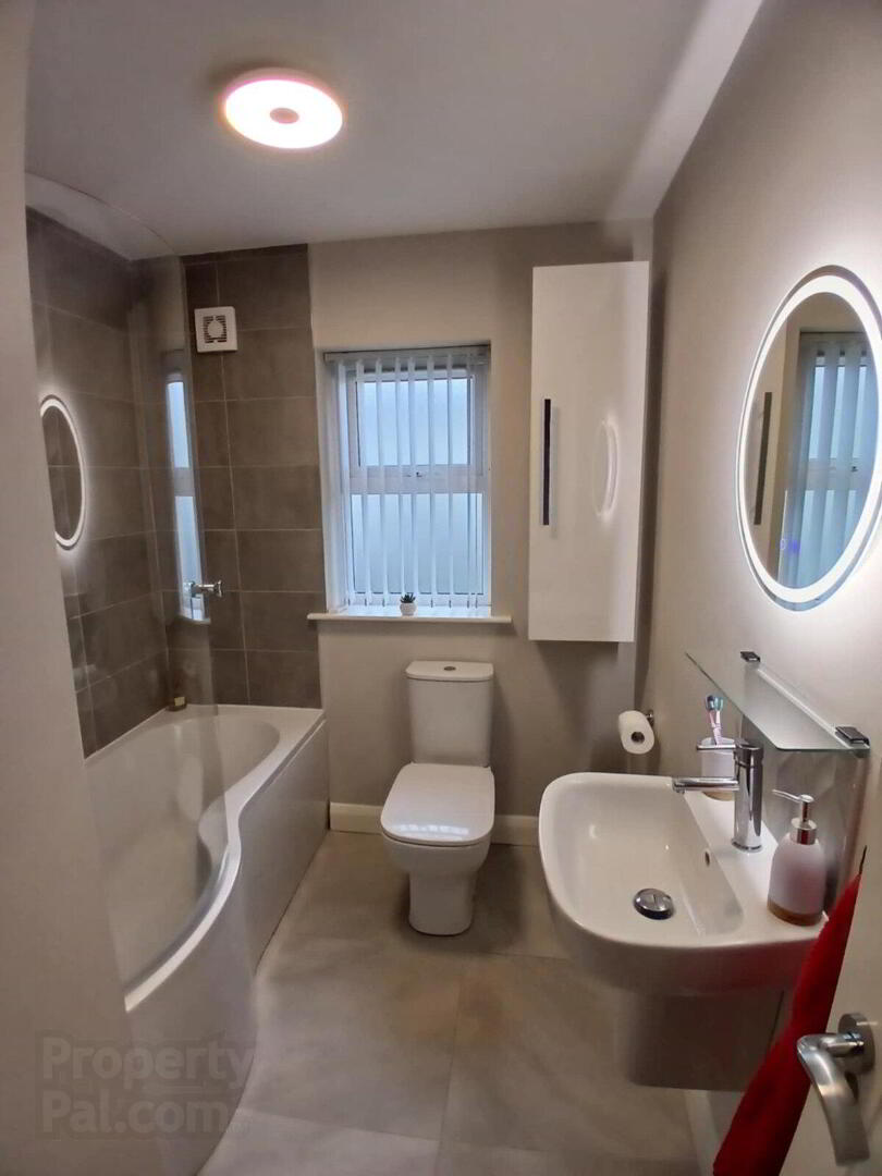 14 Ashbourne Manor Square 12 of 15