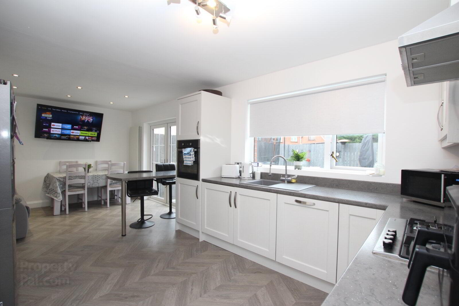 8 Hollybrook Avenue 6 of 21