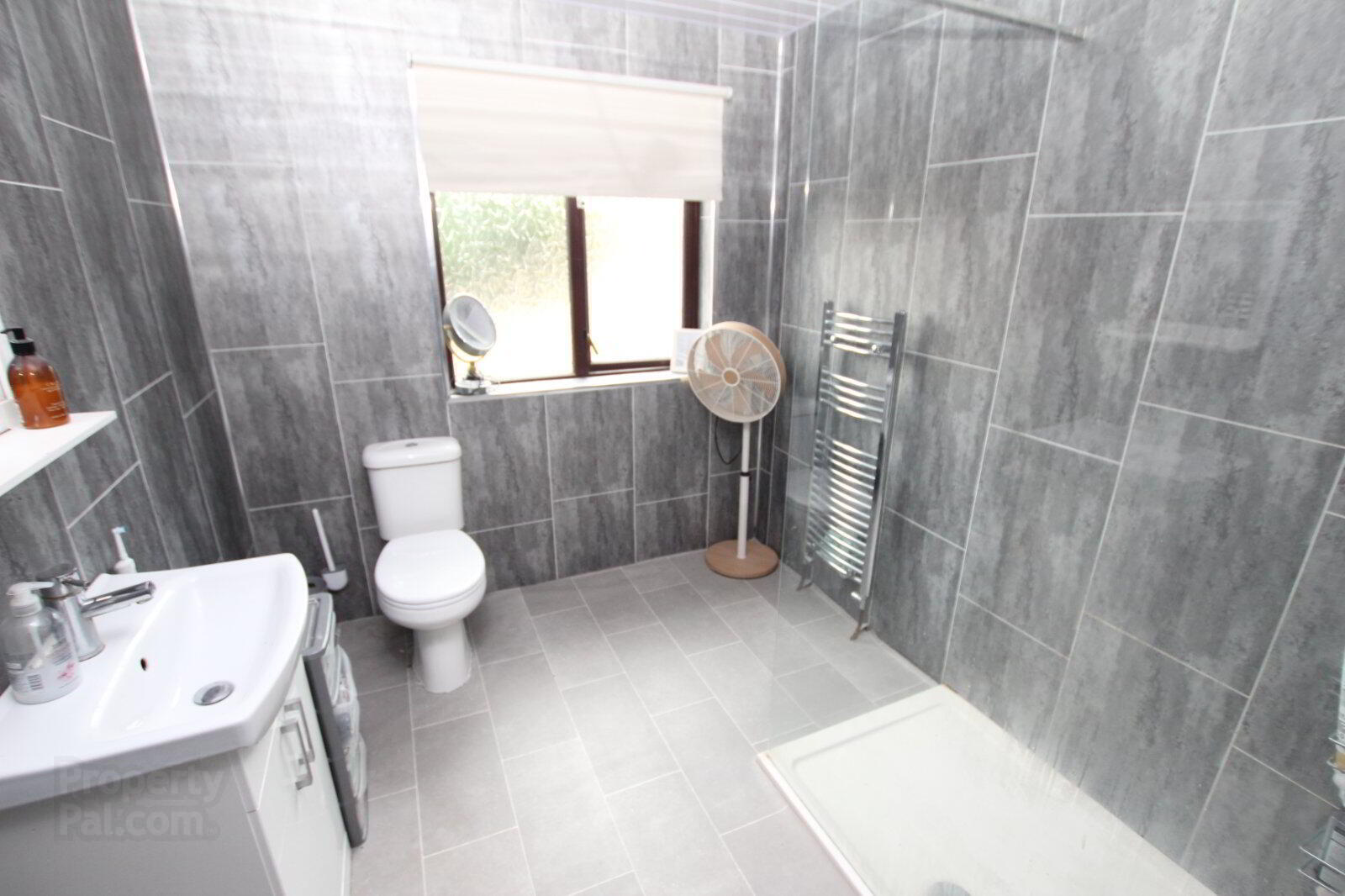 8 Hollybrook Avenue 13 of 21