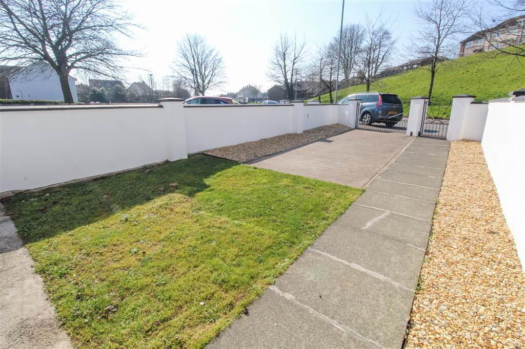 20 Ardmore Avenue 4 of 20