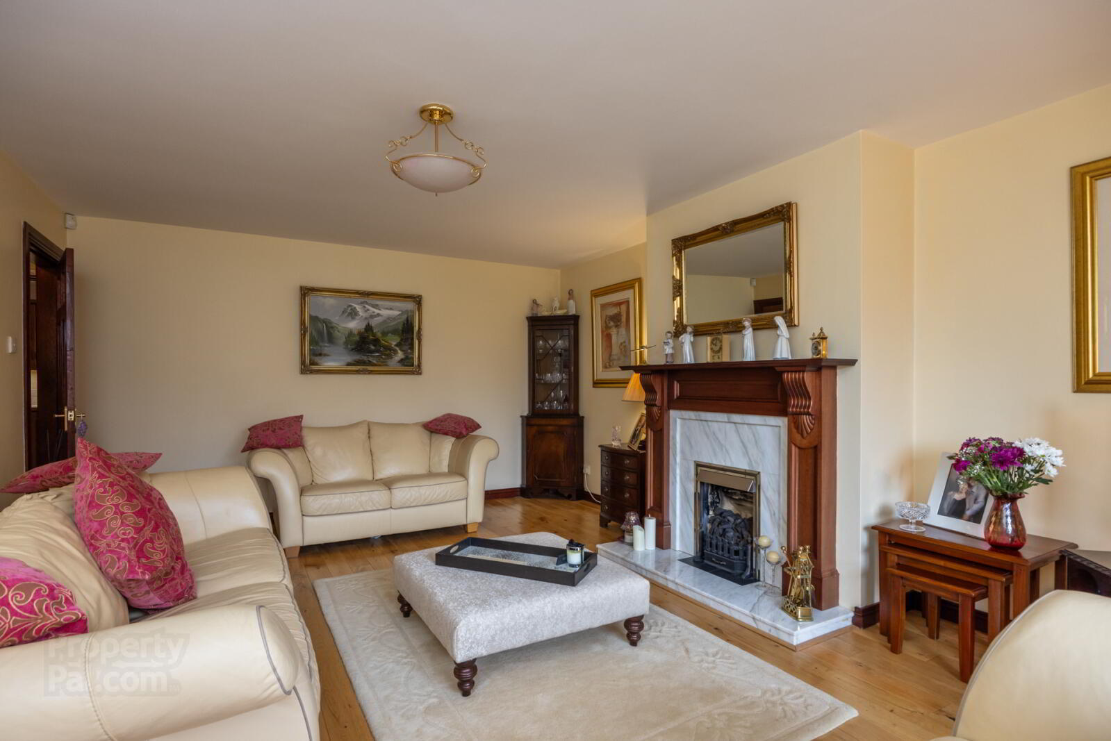 18 Langley Hall 12 of 37