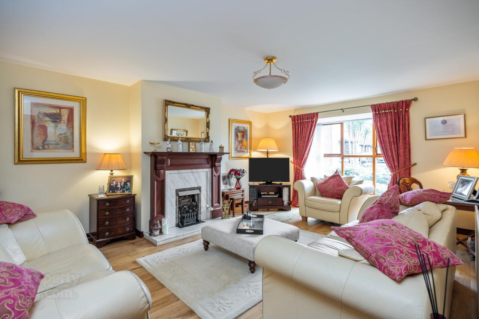18 Langley Hall 10 of 37