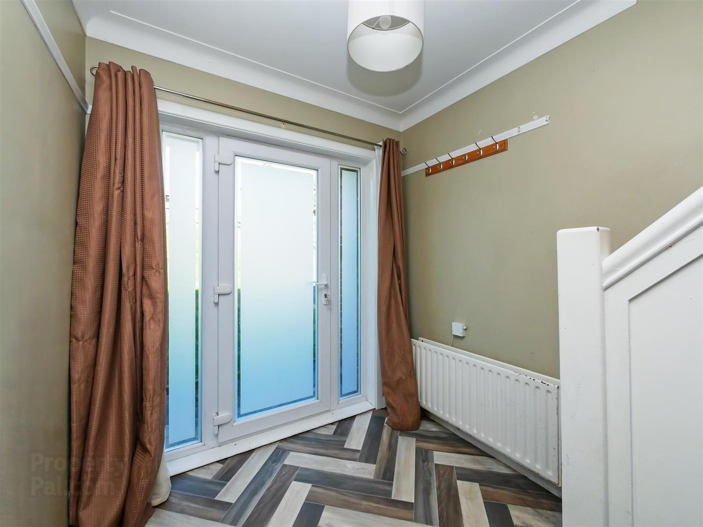 63 Newton Park 4 of 24