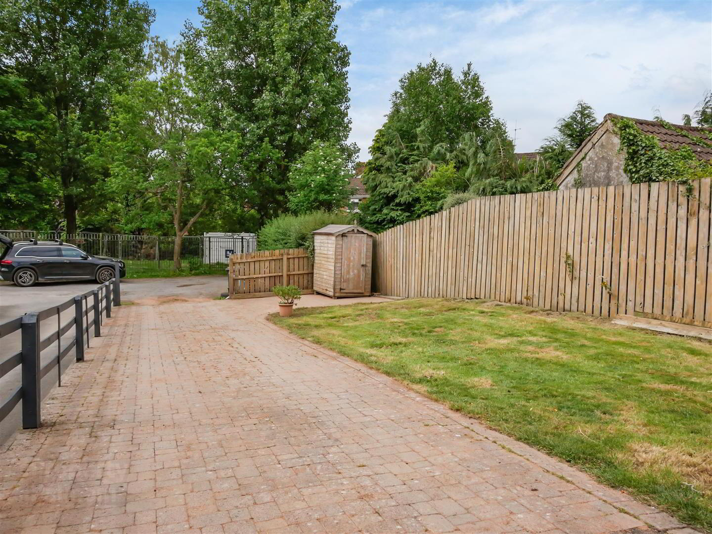 63 Newton Park 18 of 24