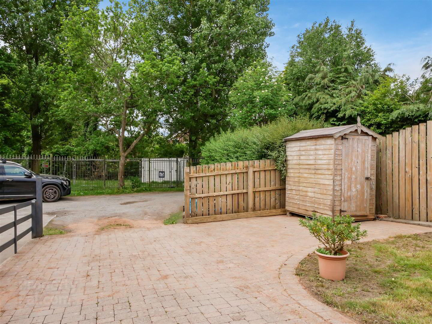63 Newton Park 20 of 24