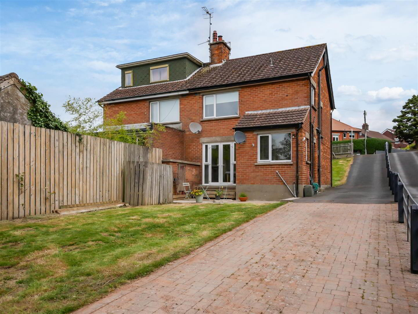 63 Newton Park 22 of 24