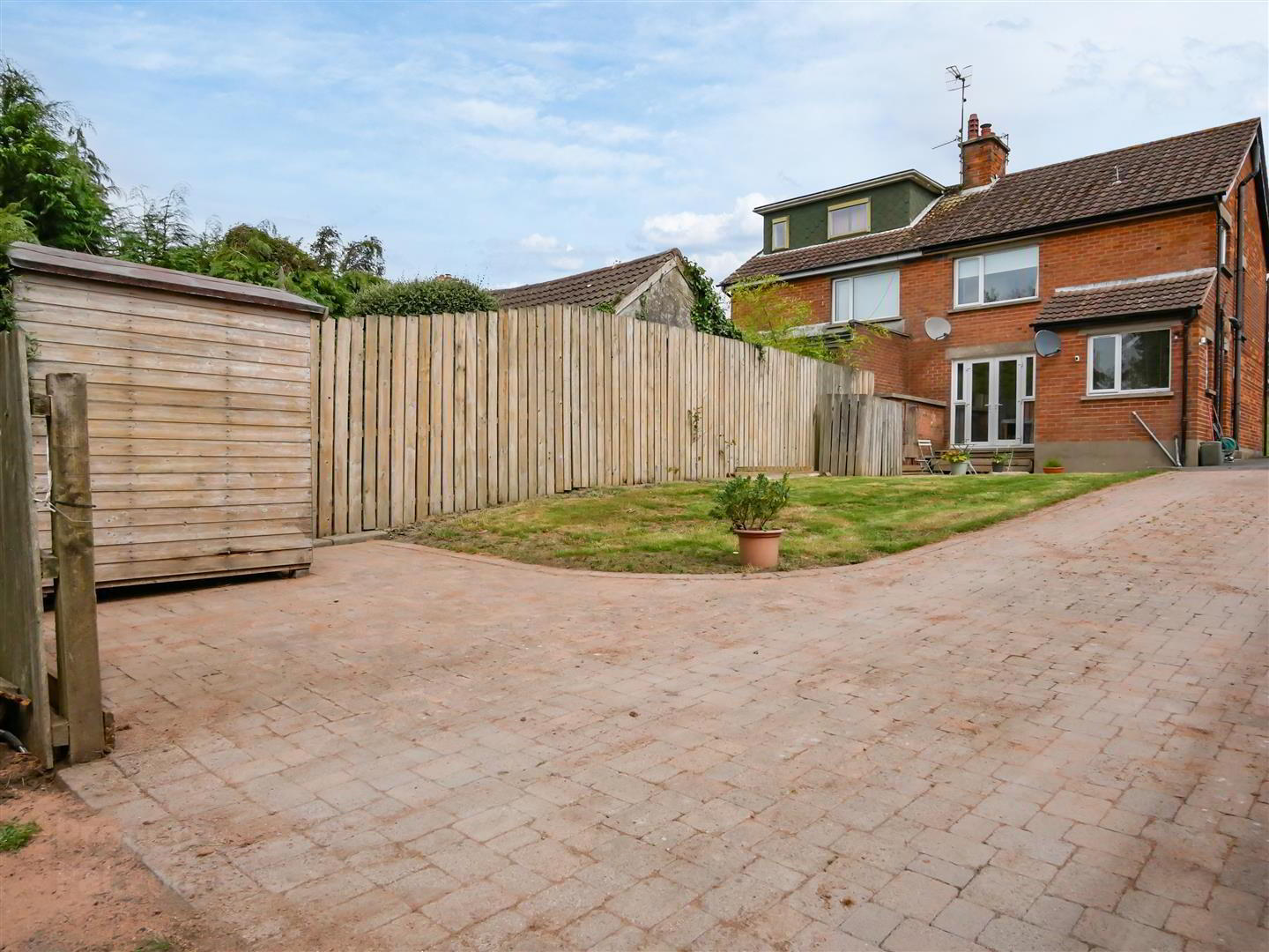 63 Newton Park 21 of 24