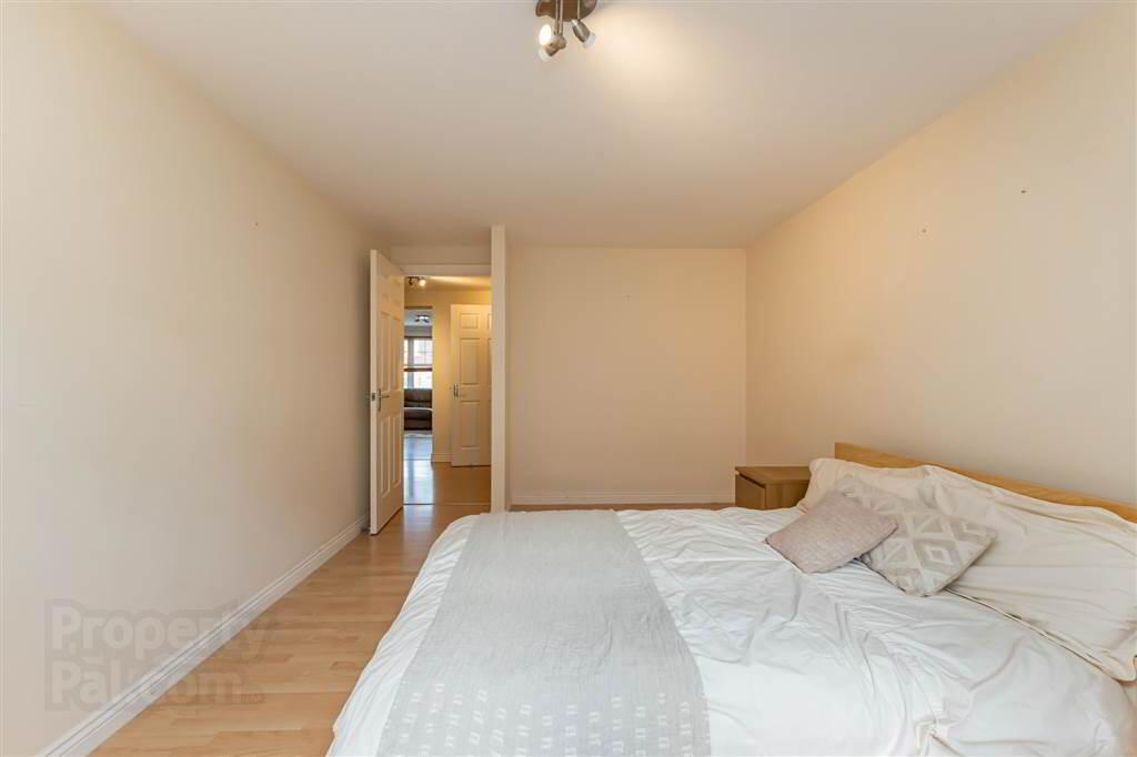 Apt 10 River House, 21 The Boulevard 10 of 17