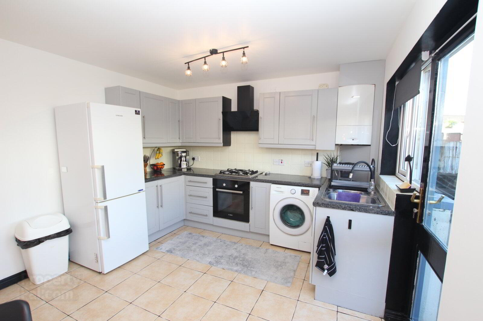 21 Abbeycroft Road 7 of 15