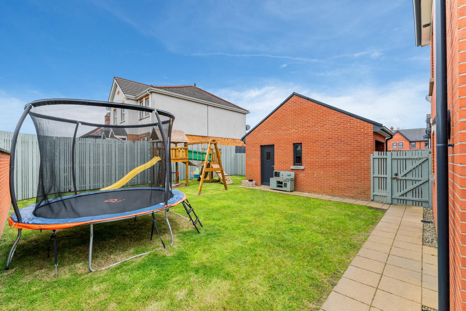 2 Evesham Lane 25 of 29