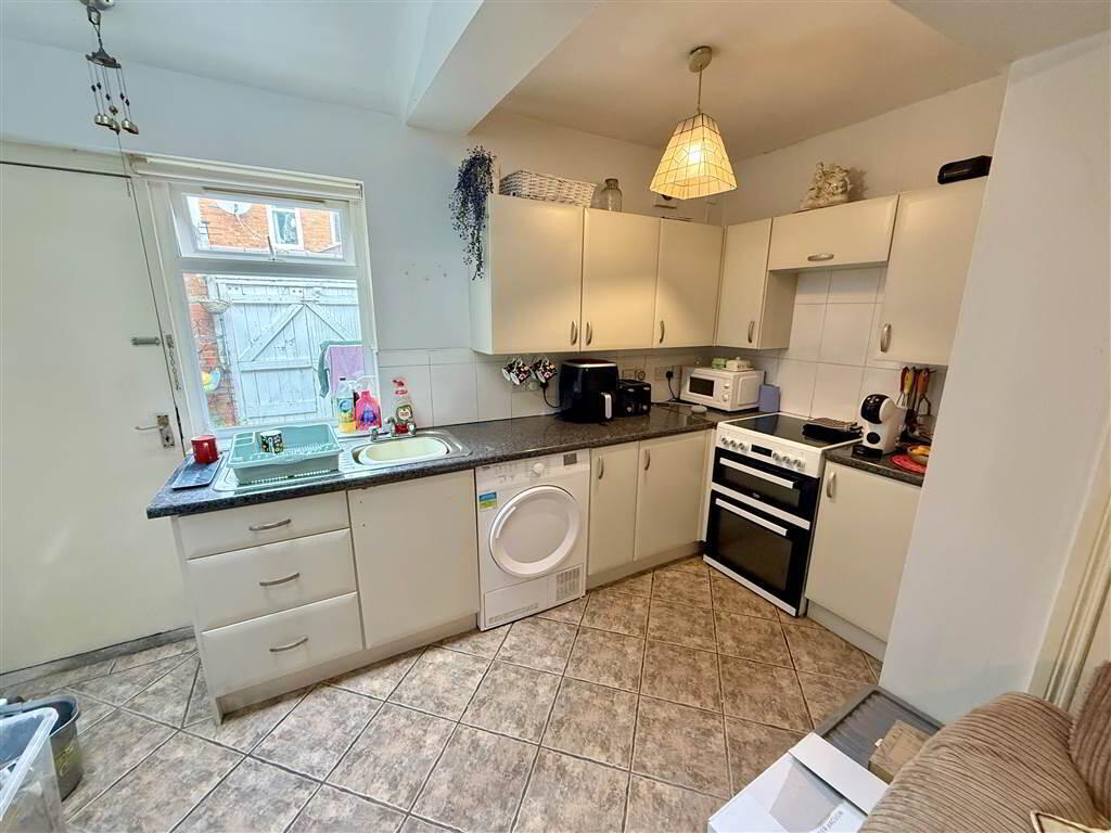 63 Oberon Street 4 of 8
