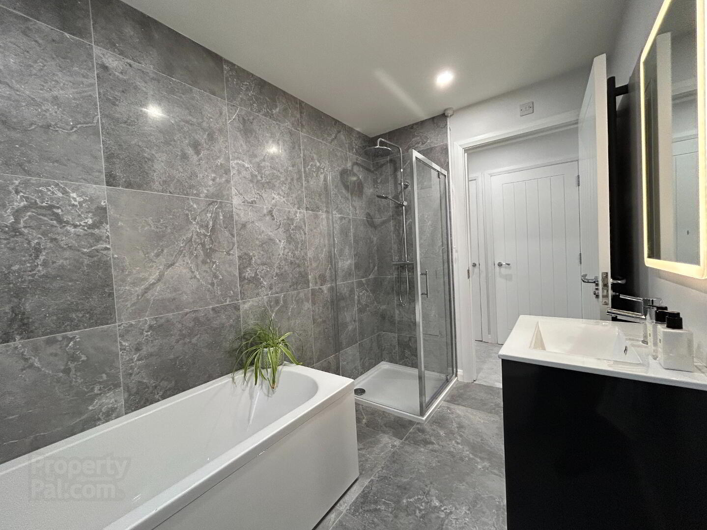 11 Lough Drive Ballyronan 33 of 40