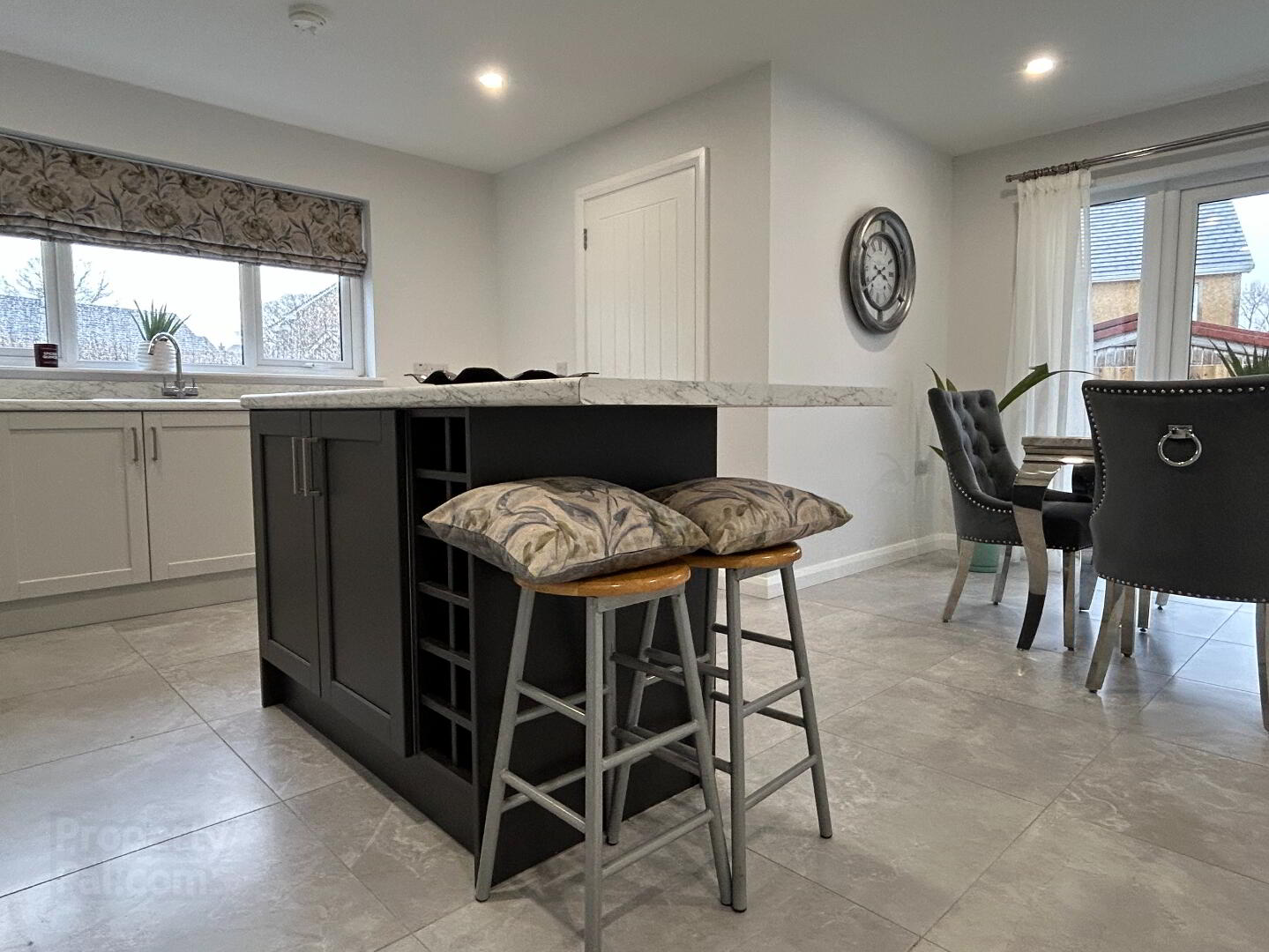 11 Lough Drive Ballyronan 14 of 40