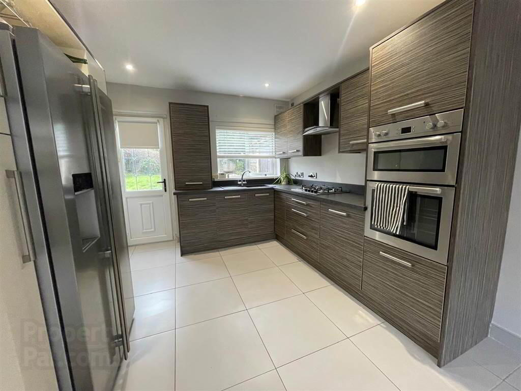48 Tullymore Gardens 5 of 26