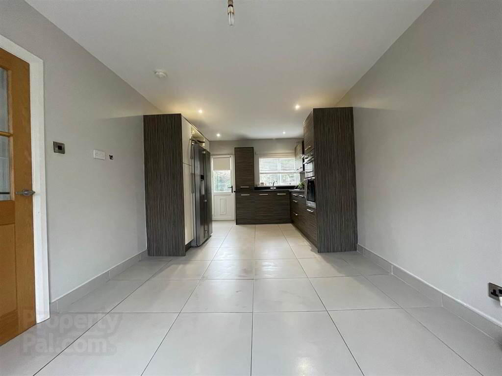 48 Tullymore Gardens 10 of 26