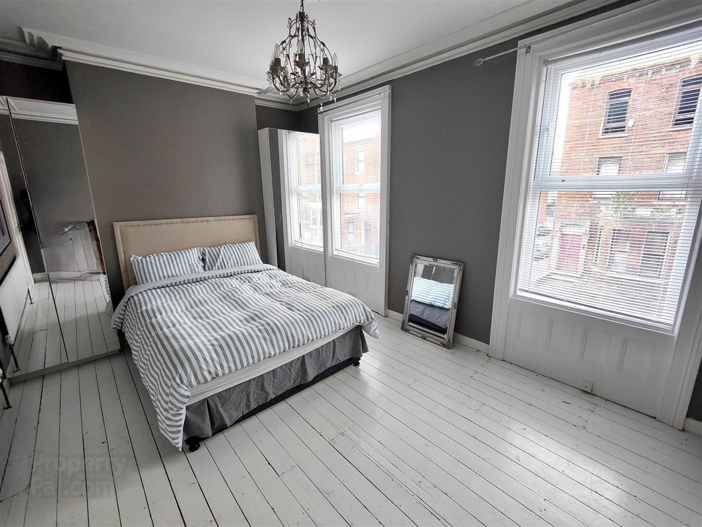 40 Thorndale Avenue 25 of 35