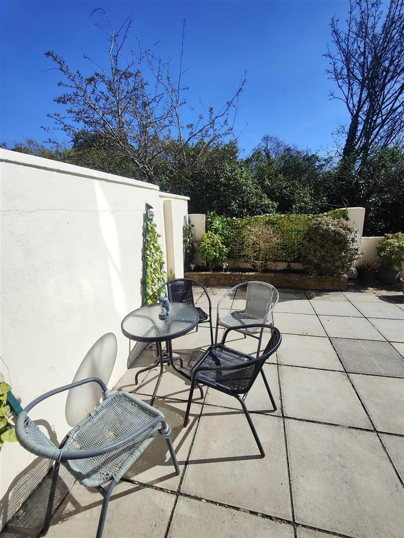 8 Evelyn Gardens 32 of 39