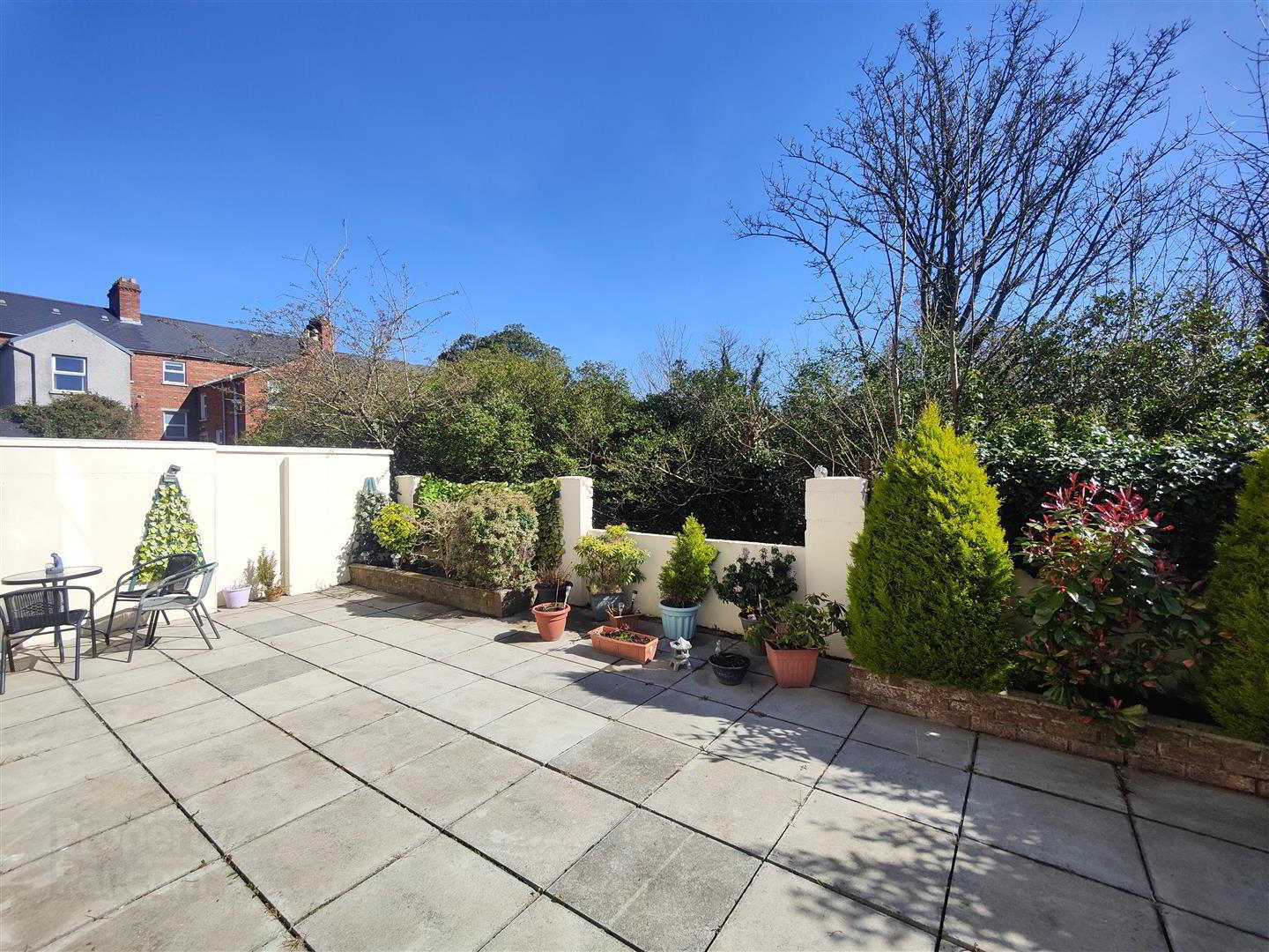 8 Evelyn Gardens 33 of 39