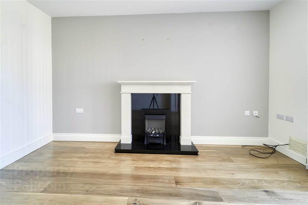 53 Lady Wallace Brae 6 of 26