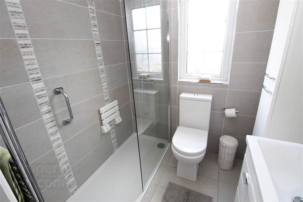 20a Dundonald Heights 9 of 11