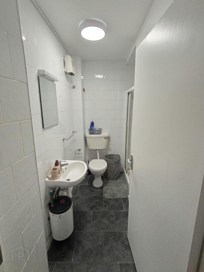 Apartment 2 20 O'Curry Street 8 of 9