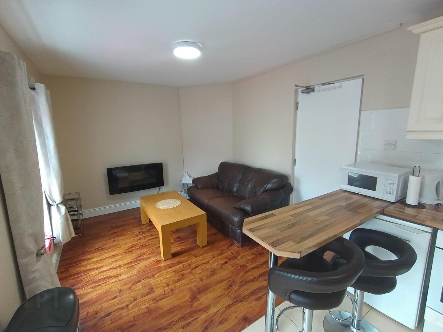 Apartment 2 20 O'Curry Street 4 of 9