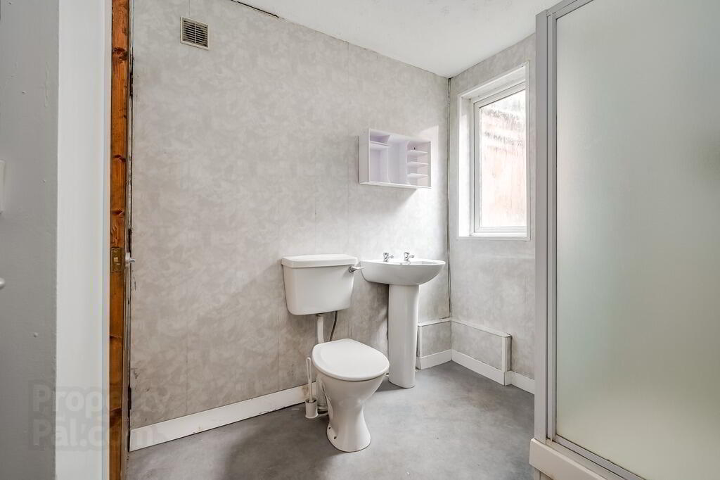 Flat 1, 43 Malone Avenue 6 of 6
