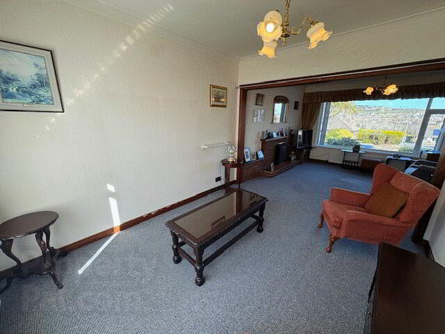 14 Brooklands Park 7 of 17